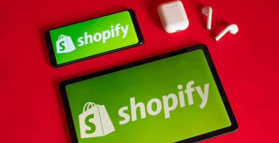 Shopify vs Shopify Plus